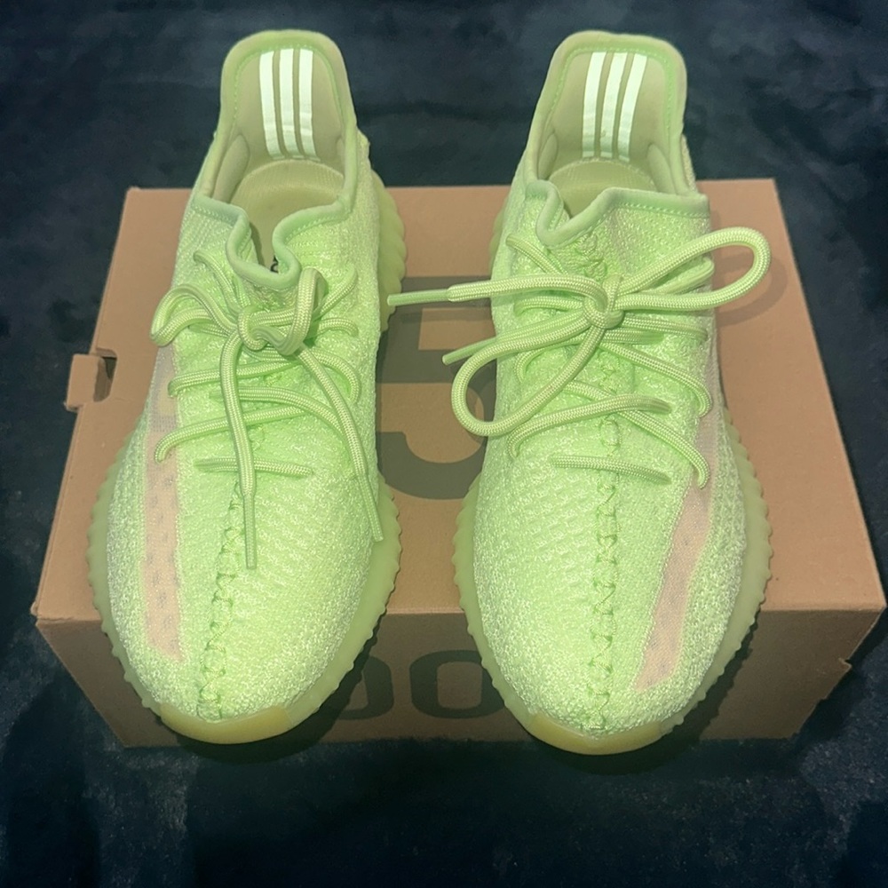 Size 7 Yeezy glows worn a few times still in excellent condition